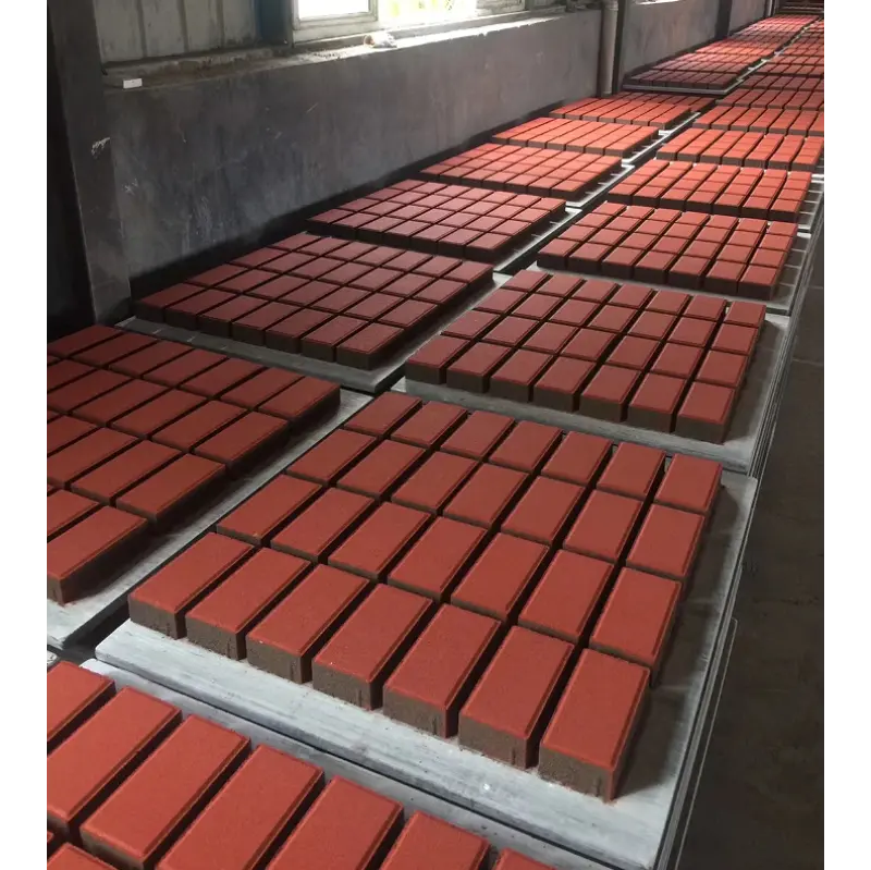Hvordan betonblandingsdesign direkte påvirker valget af formmateriale